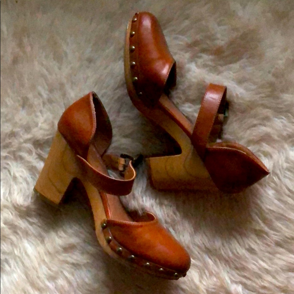 Camel clog heels